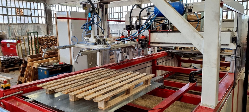 Clavadora palets CNC D602A