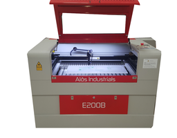 Maquina corte y grabado láser Co2 no metales mesa elevable E200B